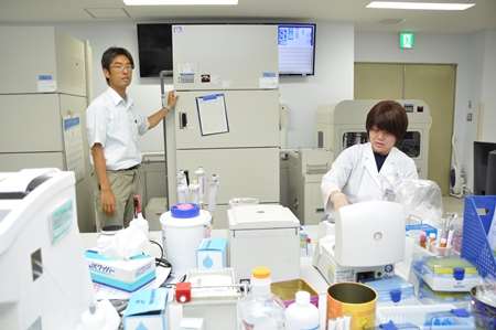 Shimpei Kasagi, på laben, Kobe universitetssykehus